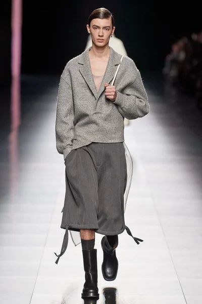Look 7